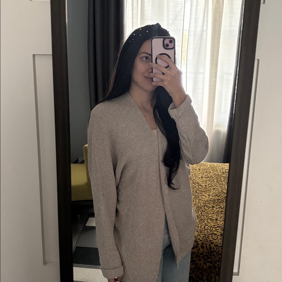 NEW Cardigan🤍💫 - Picture 5 of 7